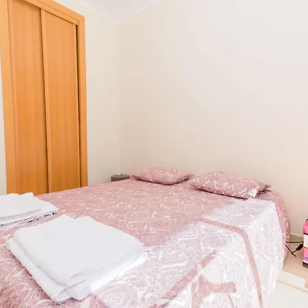 Апартаменты 15min Walk To Cabanas Center, Pool, Wifi, Bbq And Air-conditioning Фару