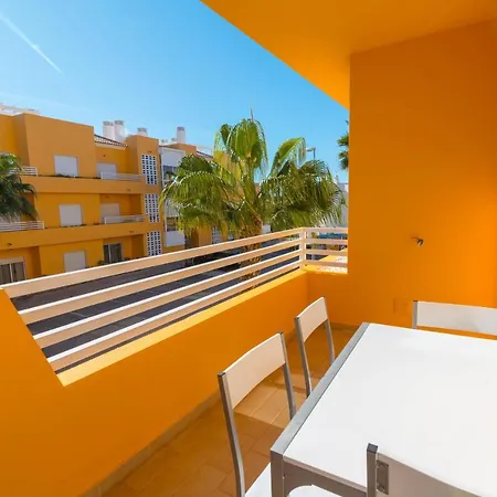 15min Walk To Cabanas Center, Pool, Wifi, Bbq And Air-conditioning