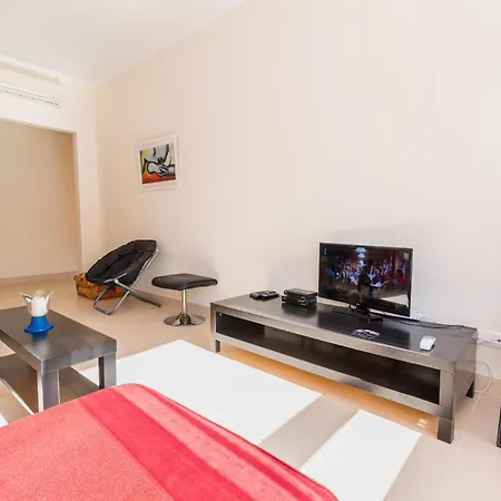 15min Walk To Cabanas Center, Pool, Wifi, Bbq And Air-conditioning Faro