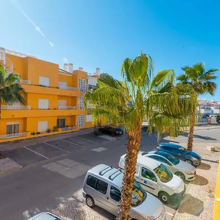 15min Walk To Cabanas Center, Pool, Wifi, Bbq And Air-conditioning Daire