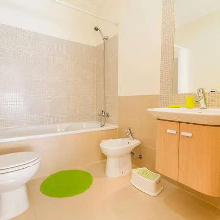 Daire 15min Walk To Cabanas Center, Pool, Wifi, Bbq And Air-conditioning Faro